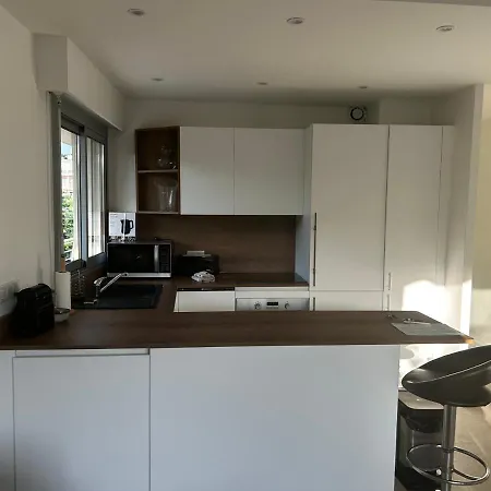 Apartment Modern Cosy Two Bedrooms In , Large Terrace, 5 Minutes From Croisette Cannes