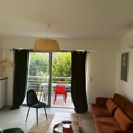 Modern Cosy Two Bedrooms In , Large Terrace, 5 Minutes From Croisette